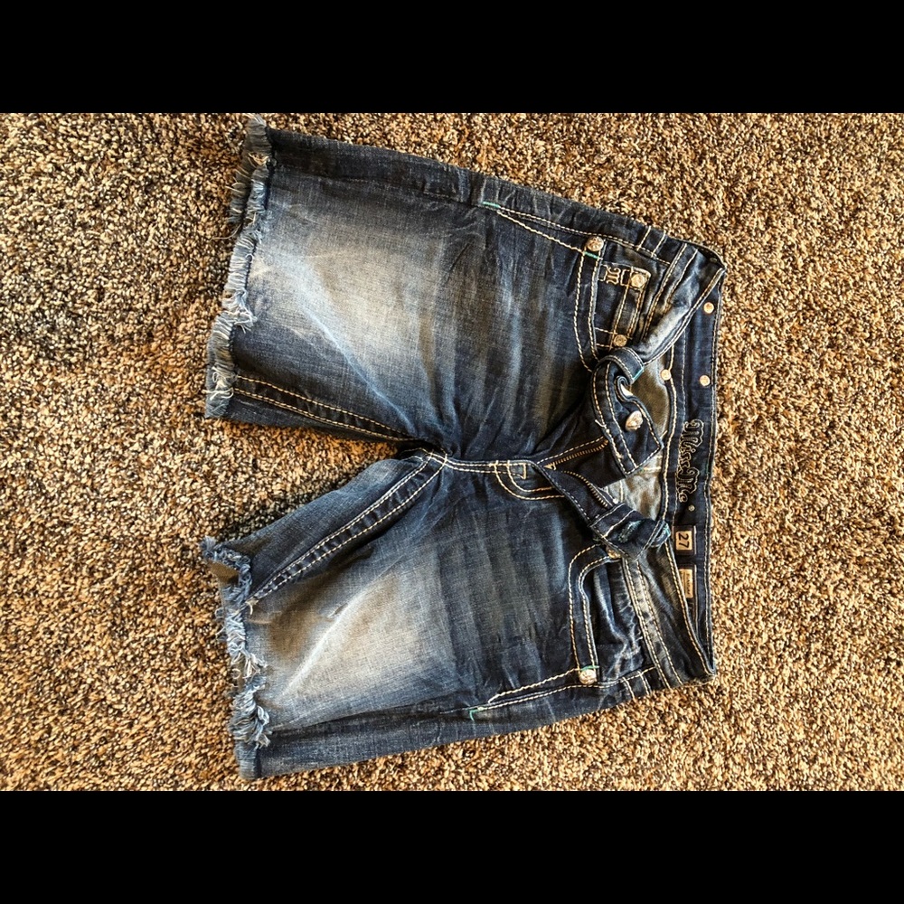 Miss me size 27 mid rise shorts